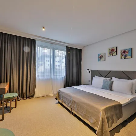 Botanica Hotel 4*
