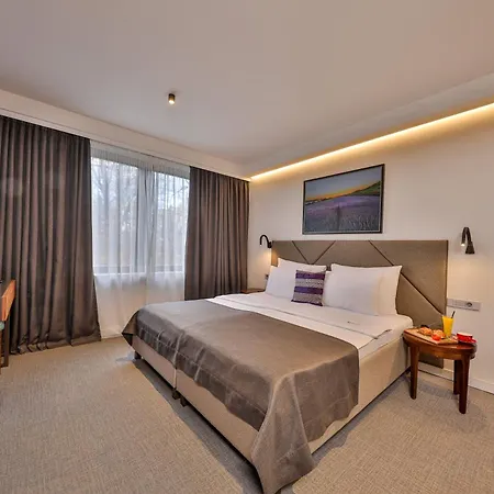 Botanica Hotel 4*