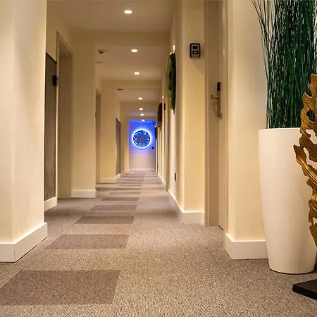 Botanica Hotel 4*